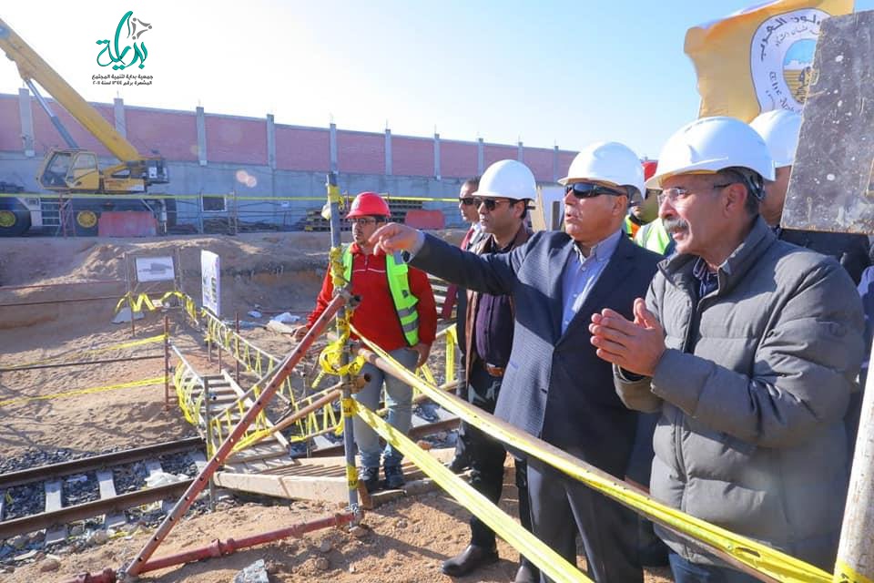 الفريق كامل يناشد بسرعة إنجاز مشروع المونوريل