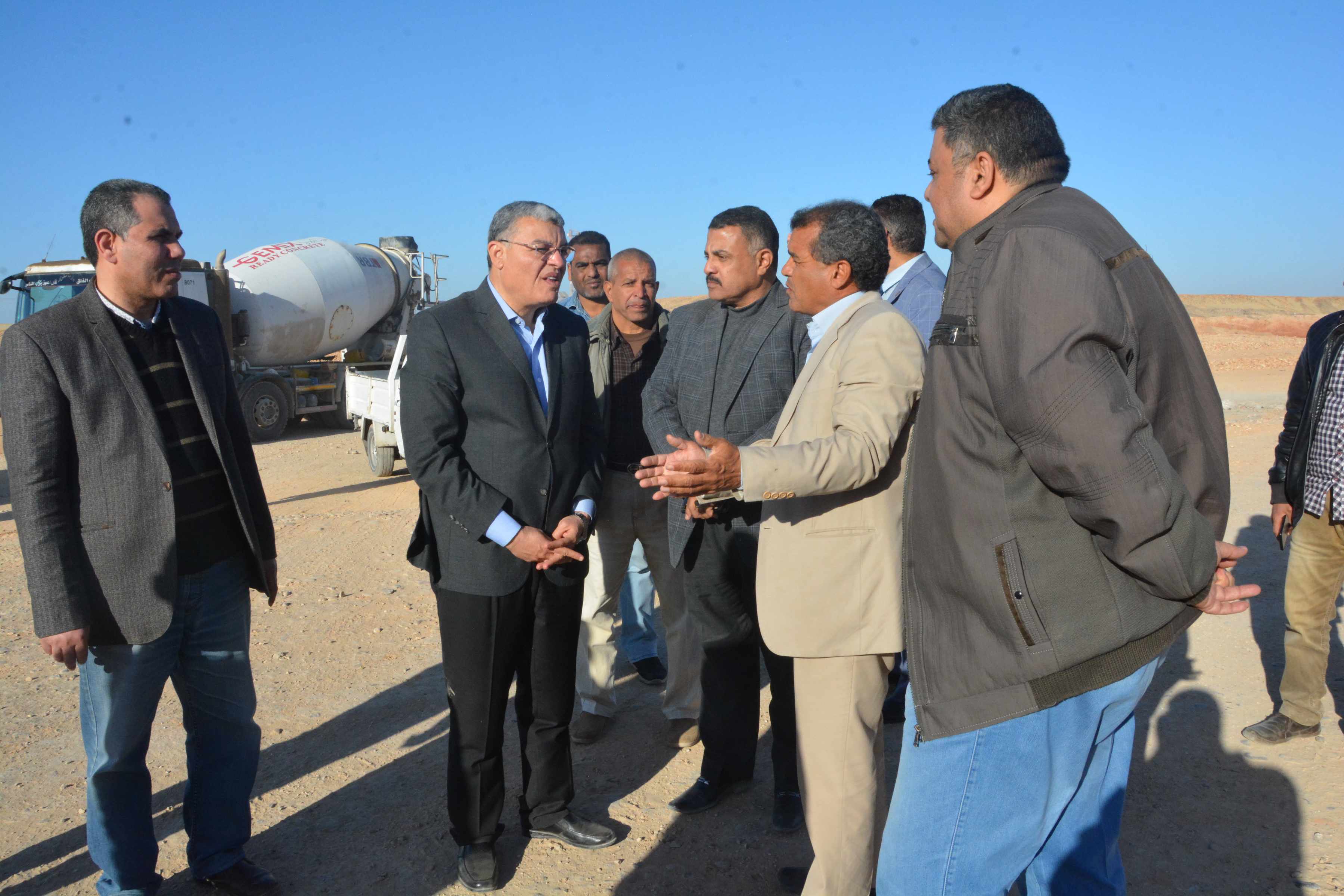 محافظ المنيا يتفقد الاعمال الانشائيه بمدينه ملوى الجديده